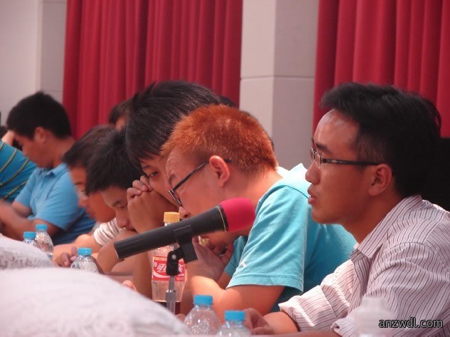 承上启下，继往开来--大学生员工座谈会纪实